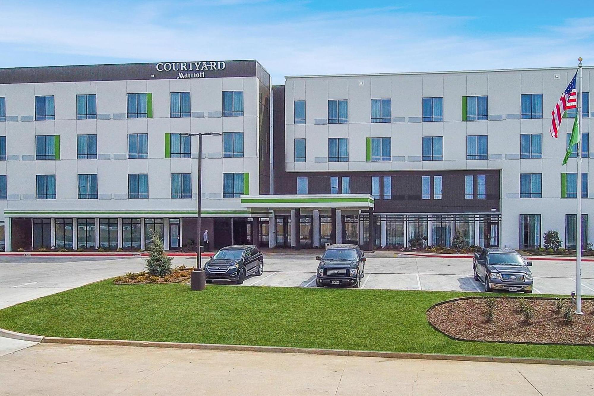 Courtyard By Marriott Longview North Hotel Exterior photo